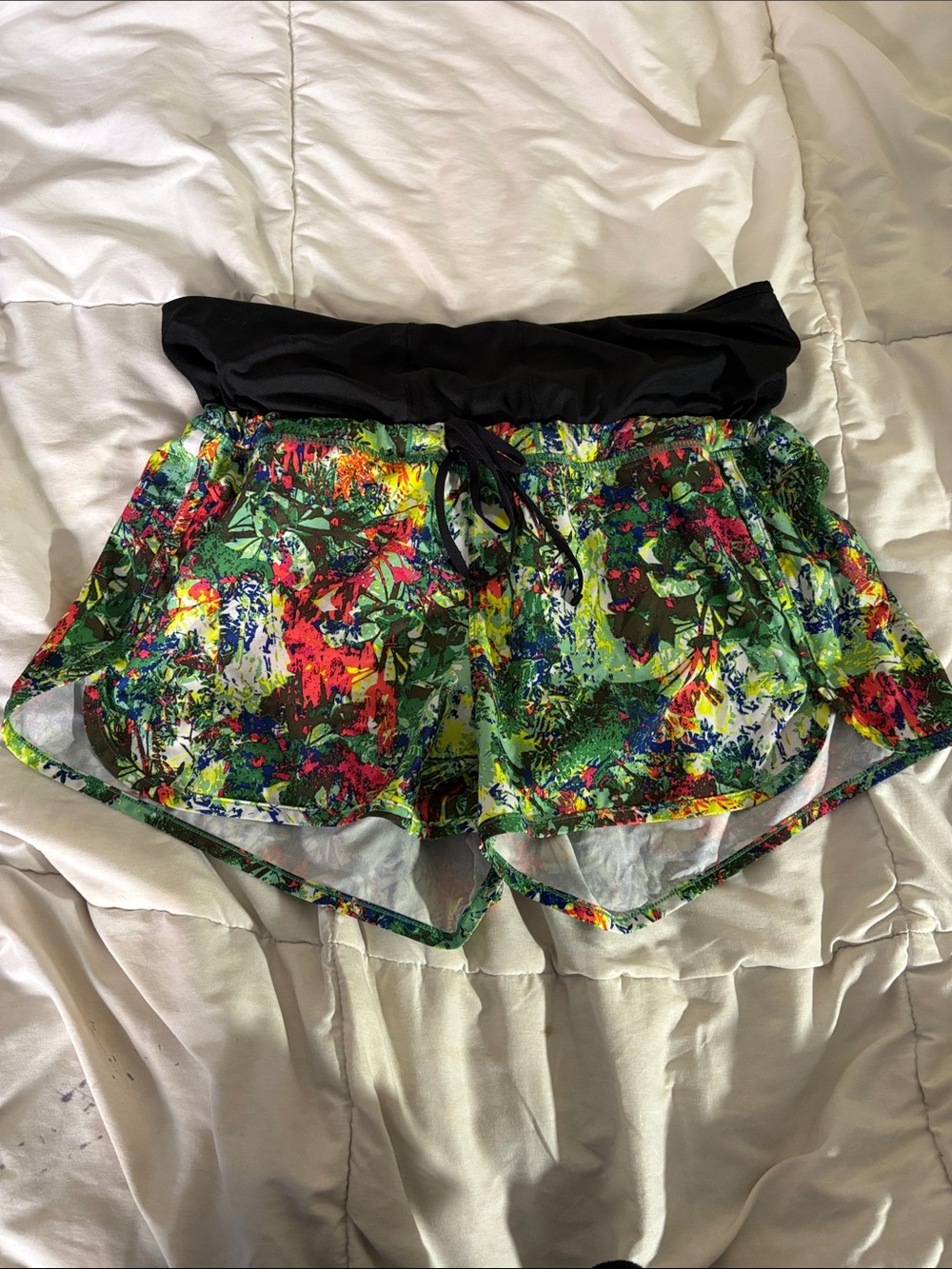 Athleta Women’s Tropical Print Athletic Shorts